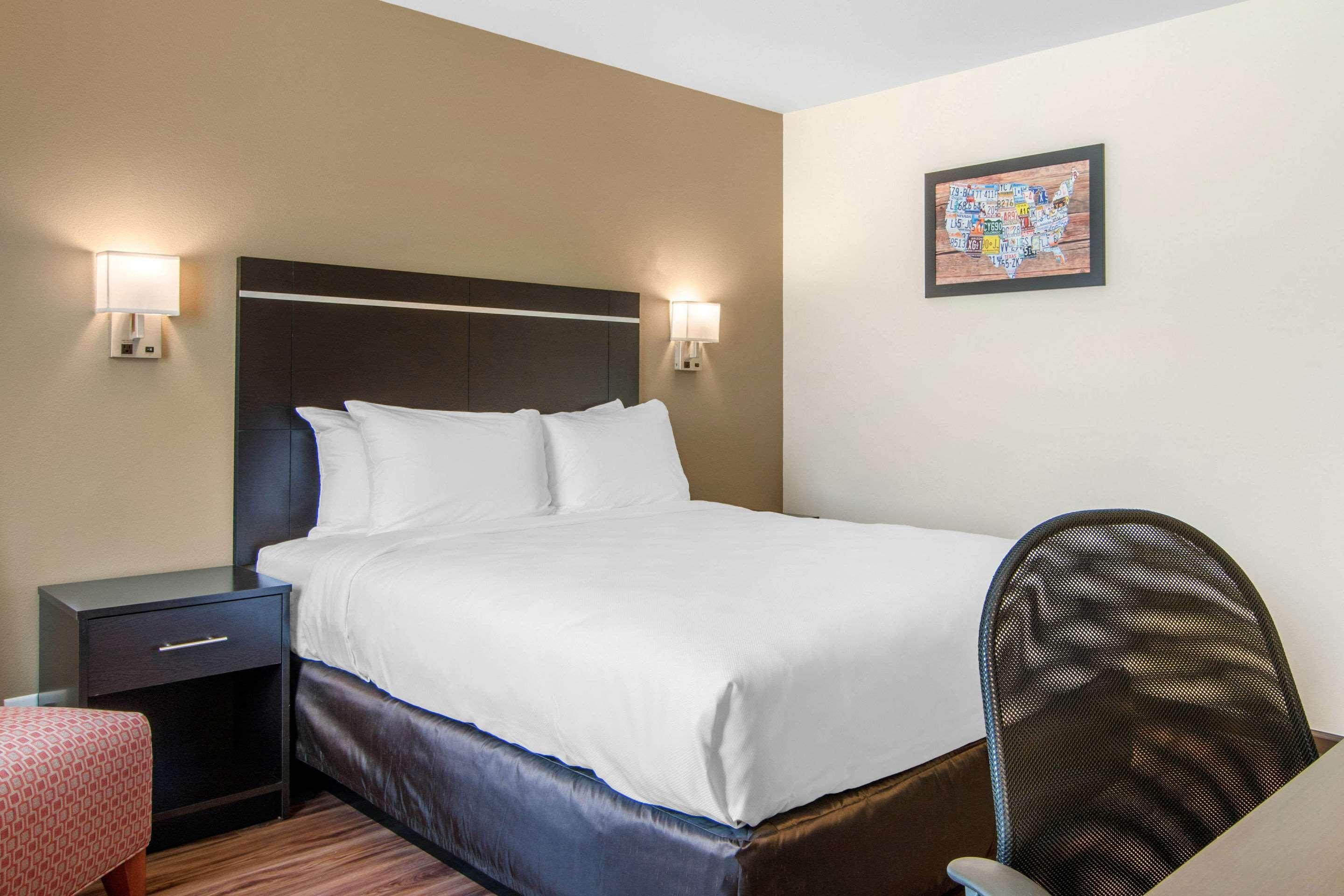 Econo Lodge Inn & Suites Springfield Eksteriør billede